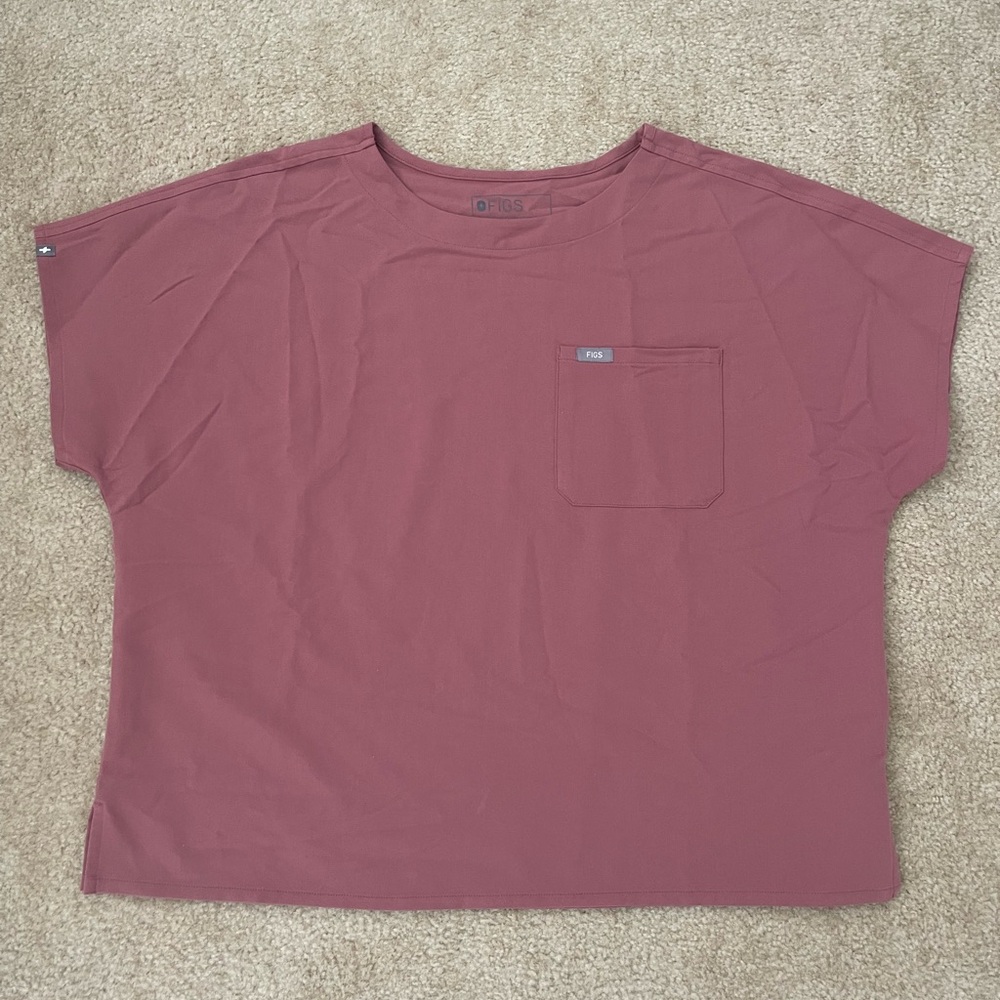 Figs Women’s scrub top very loose fitting